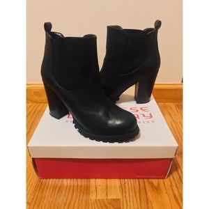 Chinese Laundry - Z Boomerang Boots